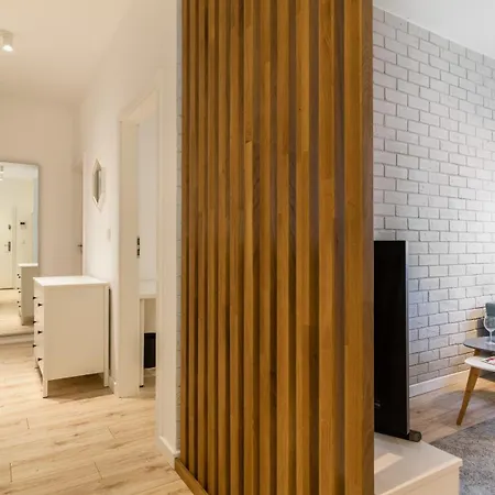 Stare Unithouse 800 M Do Neptuna גדנסק