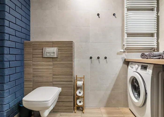 Stare Unithouse 800 M Do Neptuna *