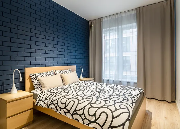 Stare Unithouse 800 M Do Neptuna *